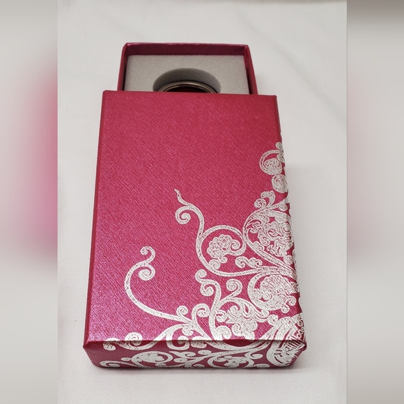 NIB Mother of pearl Keychain from Korea - Picture 3 of 4